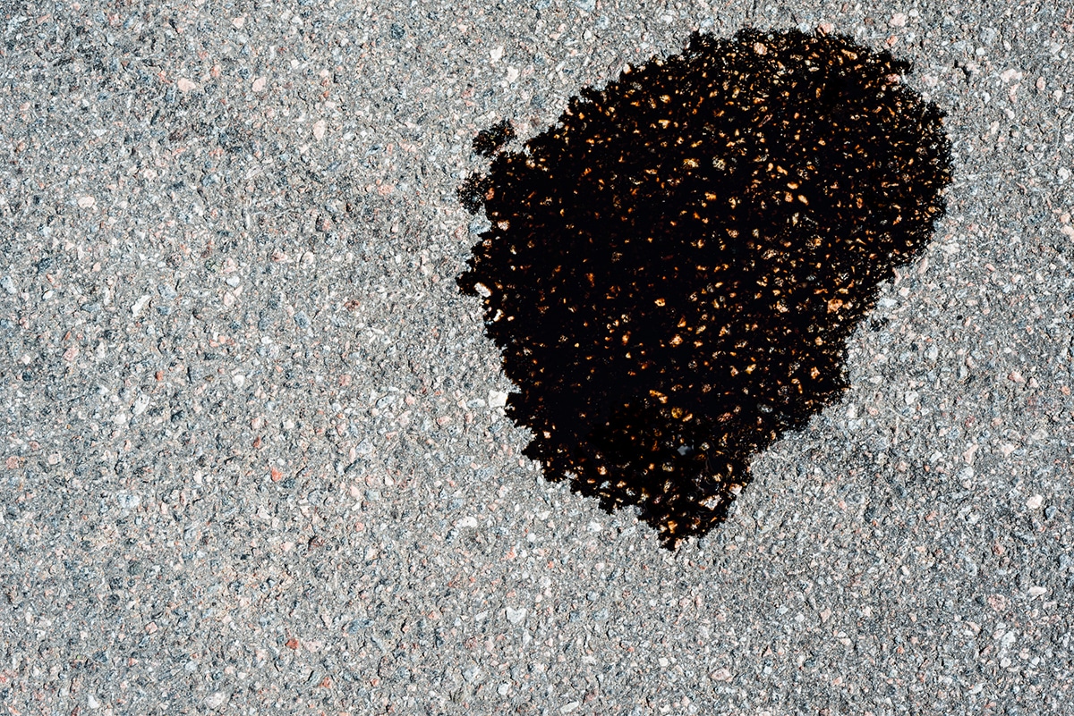 Best Commercial Degreasers to Remove Stubborn Oil Stains from Asphalt